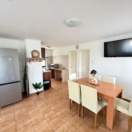 Holiday home Vizparti Nyaralo - *