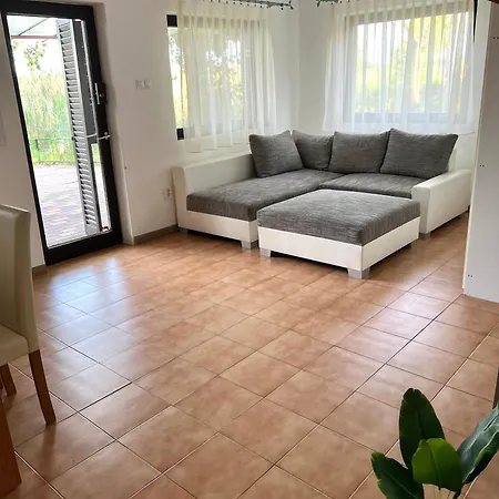 Holiday home Vizparti Nyaralo - Soltvadkert